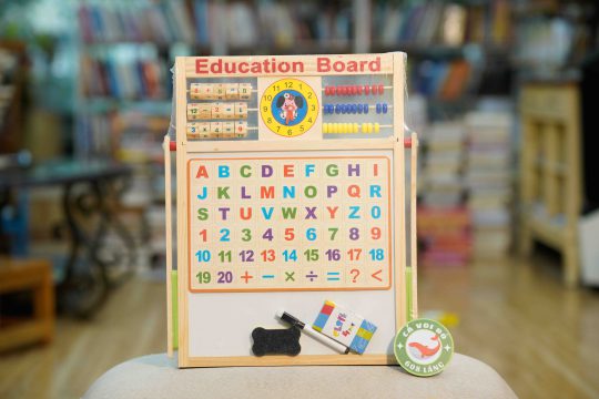 Bảng gỗ giáo dục